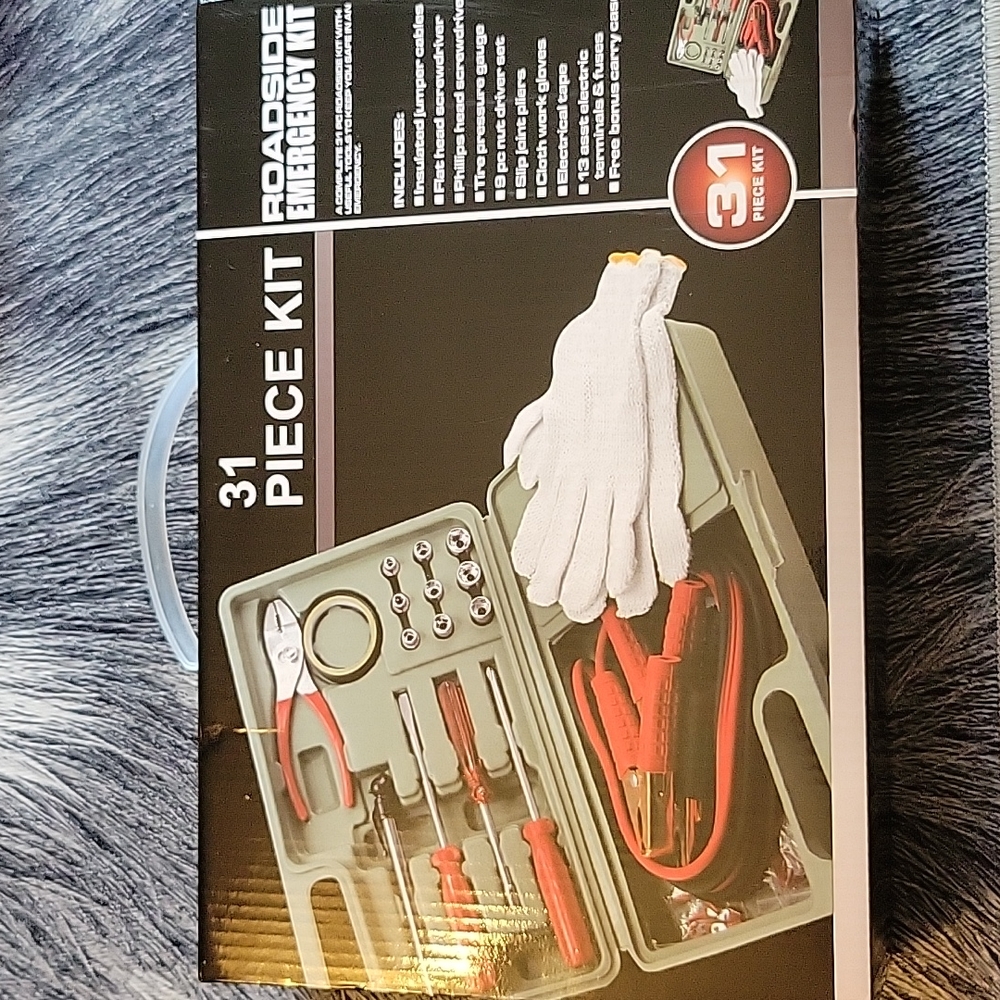 31pc. Roadside Emergency Kit
